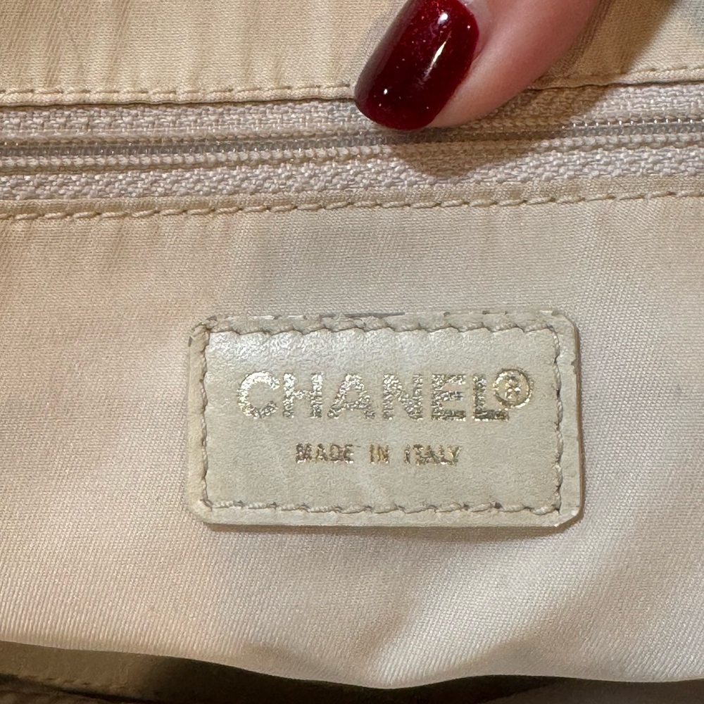 🛑 SOLD 🛑 Chanel Vintage Travel Line Tote – Pink, authentic - Picture 12 of 17